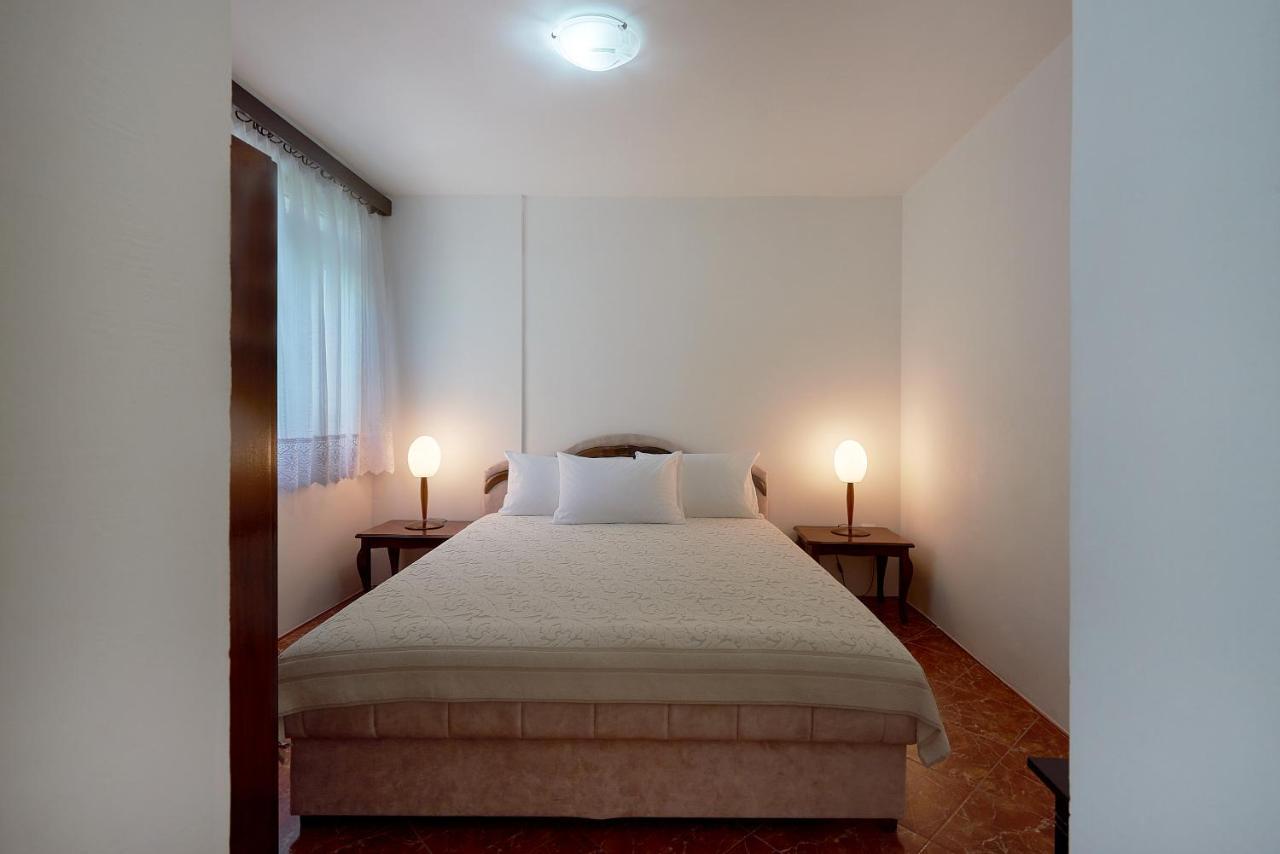 Apartmani Kuca U Maslinama Sveti Stefan Buitenkant foto
