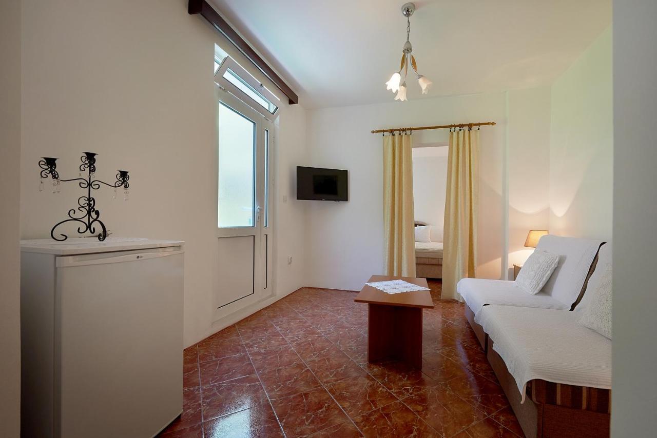 Apartmani Kuca U Maslinama Sveti Stefan Buitenkant foto